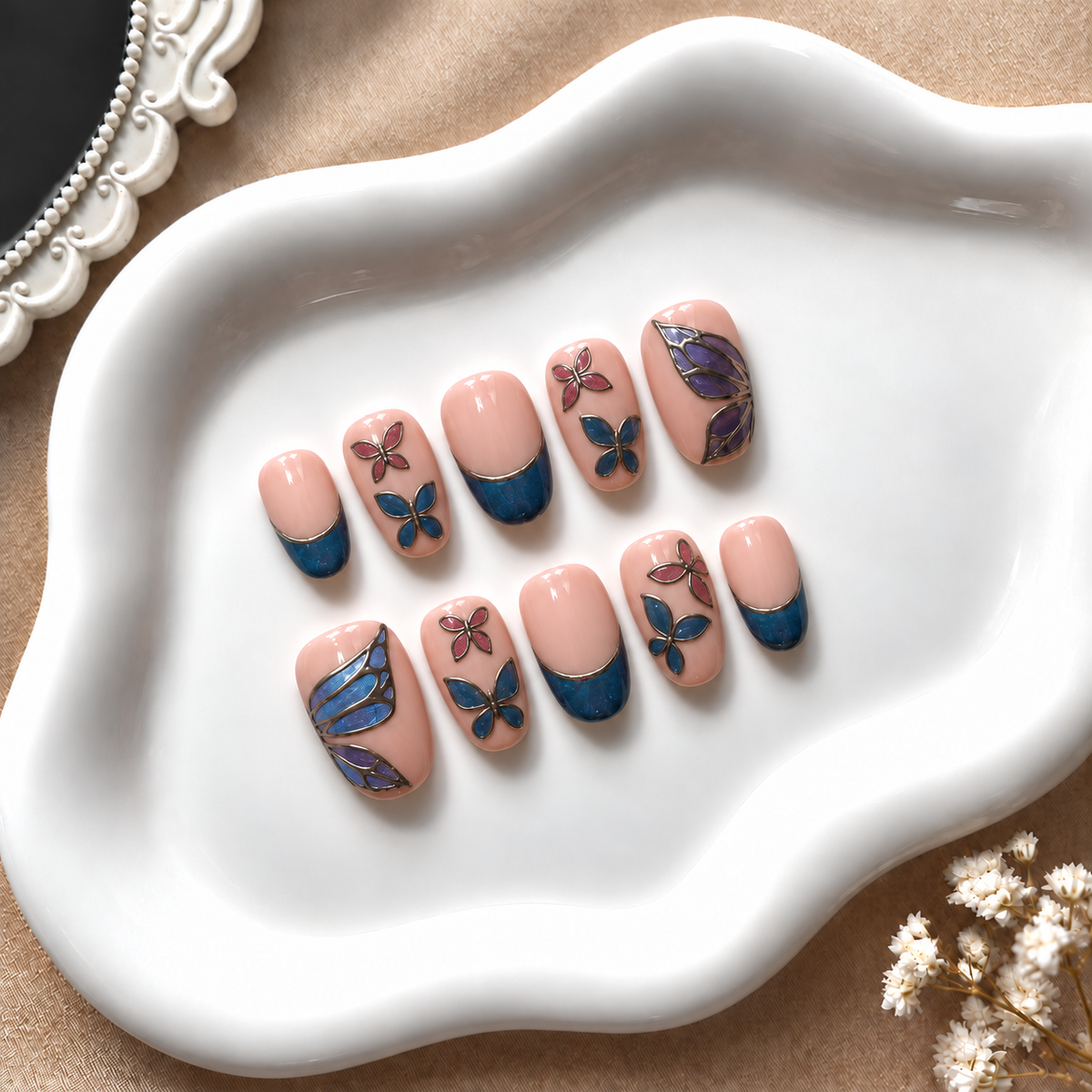 Mariposa - Cateye & Chrome Press-On Nails.